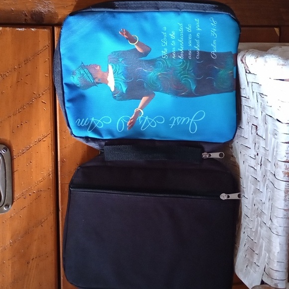 Stylish Carrying Case ๐ - Picture 8 of 8